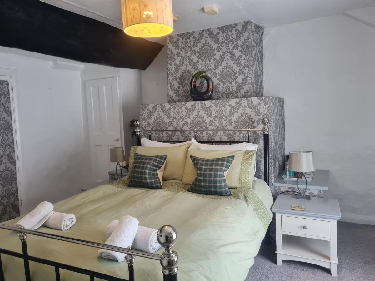 بيشوب كاسل The Crown Inn - Wentnor الغرفة الصورة